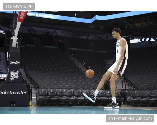 文班亚马脑震荡退场成转折点，马刺末节崩盘遭开拓者逆转